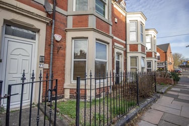 3 bed flat, Forsyth Road, Jesmond, Newcastle, NE23DB - Image 1